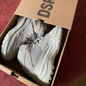 Yeezy Desert Boots 5.5